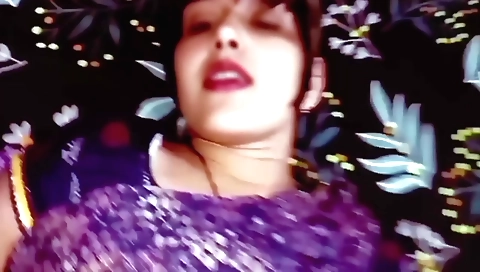 Indian brunette amateur porn video with a hot cunt