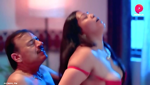 Indian milf with big boobs has sex in a homemade porn video