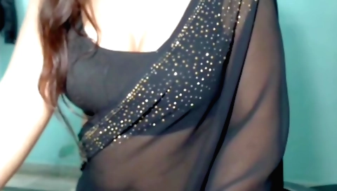 Indian brunette dances and shows her body in solo video